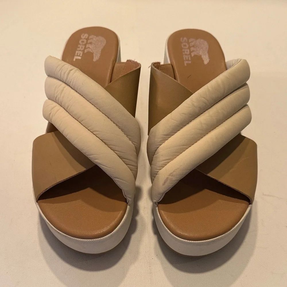 Sorel Women's Tan and Cream Wedges